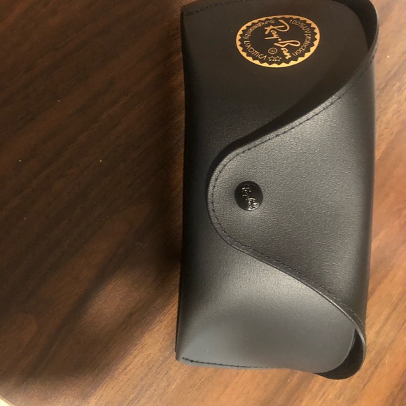 Ray-Ban Sunglass Case - Picture 6 of 6